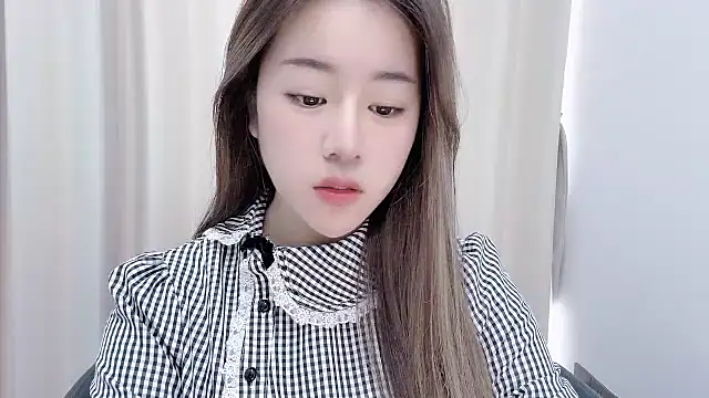 Snapshot of chloe-01 chatting on 01/12/25, 03:17 chloe-01 online show from 01/12/25, 03:17