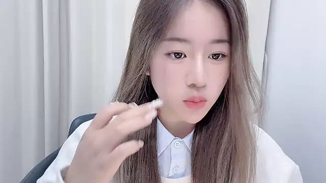 Snapshot of chloe-01 chatting on 01/22/25, 12:27 chloe-01 online show from 01/22/25, 12:27