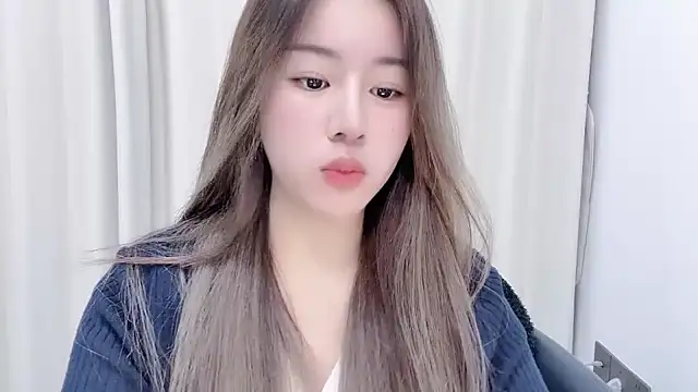 Snapshot of chloe-01 chatting on 01/23/25, 12:30 chloe-01 online show from 01/23/25, 12:30