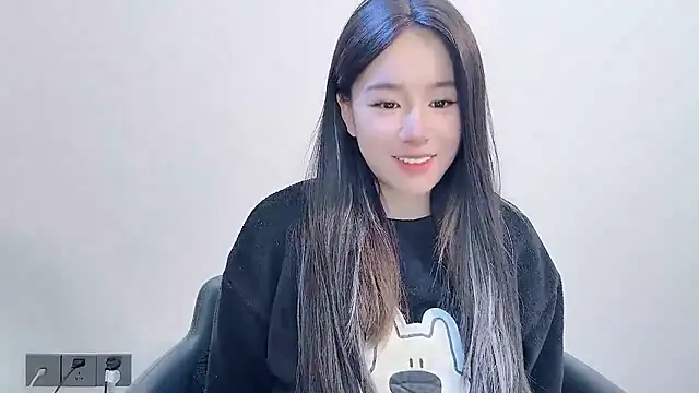 chloe-01 online show from 12/14/25, 05:02