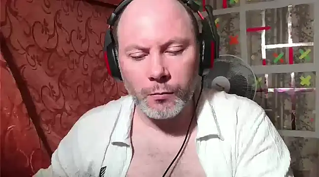 Snapshot of AgnichBan chatting on 03/13/25, 10:10 AgnichBan online show from 03/13/25, 10:10