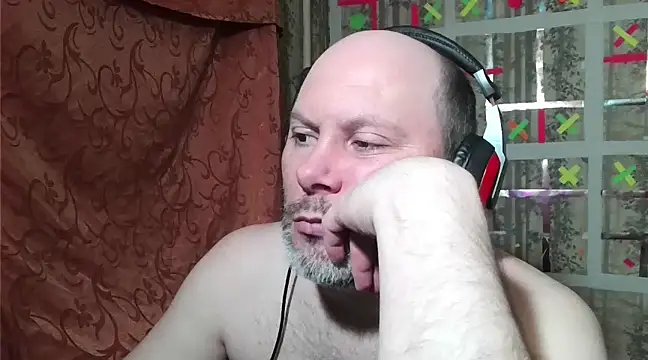 Snapshot of AgnichBan chatting on 03/15/25, 04:21 AgnichBan online show from 03/15/25, 04:21