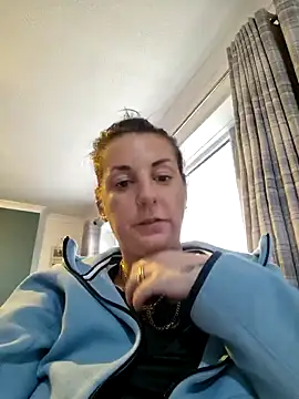 tattoomilf86 online show from 01/29/25, 02:21