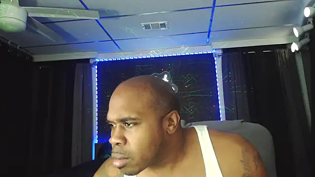 Snapshot of Dcrush17 chatting on 02/08/25, 04:14 Dcrush17 online show from 02/08/25, 04:14