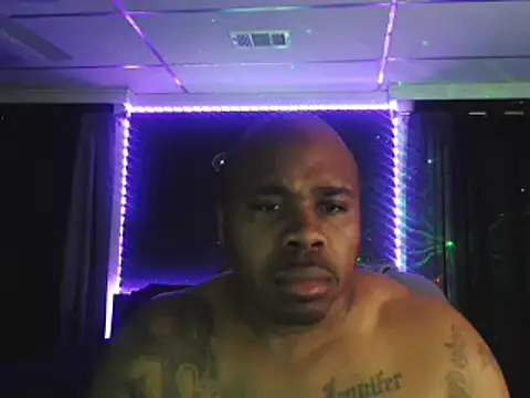 Snapshot of Dcrush17 chatting on 03/15/25, 04:24 Dcrush17 online show from 03/15/25, 04:24