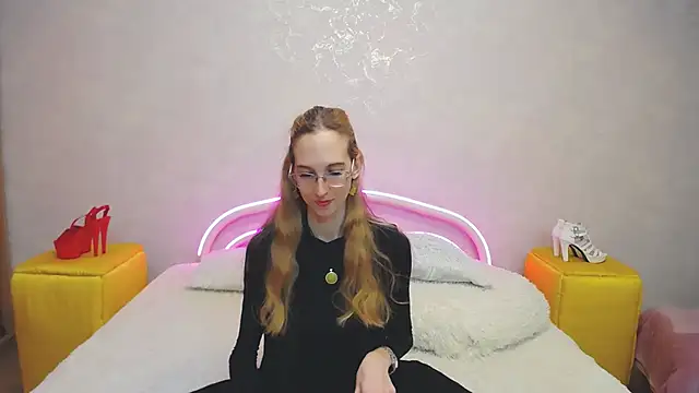 Snapshot of KlaryBrait chatting on 01/21/25, 06:33 KlaryBrait online show from 01/21/25, 06:33