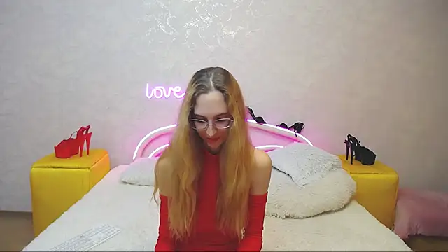 Snapshot of KlaryBrait chatting on 03/04/25, 04:20 KlaryBrait online show from 03/04/25, 04:20