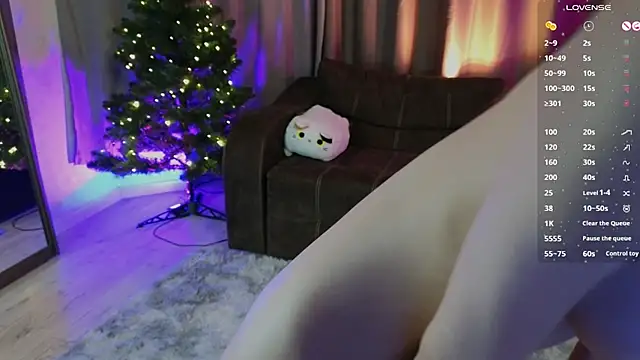 Snapshot of UrLittleVikky chatting on 12/20/24, 08:01 UrLittleVikky online show from 12/20/24, 08:01