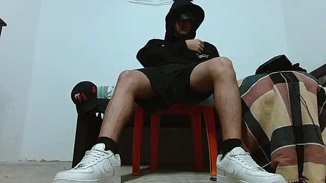 Macho Dom online show from 04/14/26, 11:00