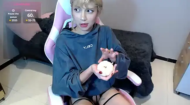 HiScarlett online show from 01/26/25, 01:47