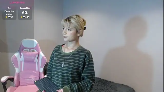 HiScarlett online show from 01/28/25, 09:41