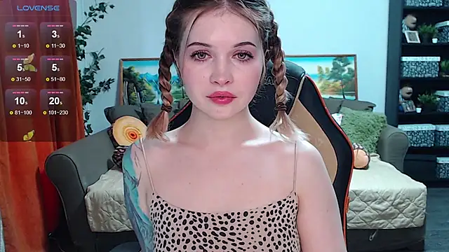 Snapshot of SYKE chatting on 12/10/24, 06:33 SYKE online show from 12/10/24, 06:33