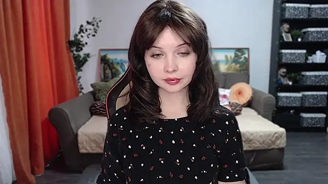 Snapshot of SYKE chatting on 02/14/25, 07:17 SYKE online show from 02/14/25, 07:17