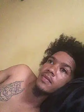 Snapshot of lionheart05 chatting on 02/14/25, 06:45 lionheart05 online show from 02/14/25, 06:45