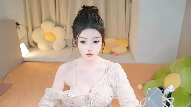 Snapshot of Eimile chatting on 12/09/24, 02:49 Eimile online show from 12/09/24, 02:49