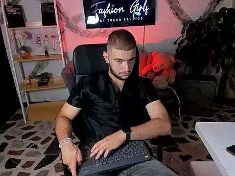 MaximusDick1  online show from 12/20/25, 04:30