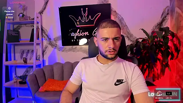 MaximusDick1  online show from 01/16/26, 03:54