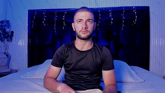 MaximusDick1  online show from 03/31/26, 12:05