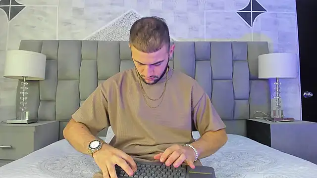 MaximusDick1  online show from 05/14/26, 12:01