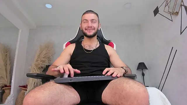MaximusDick1  online show from 05/17/26, 12:12