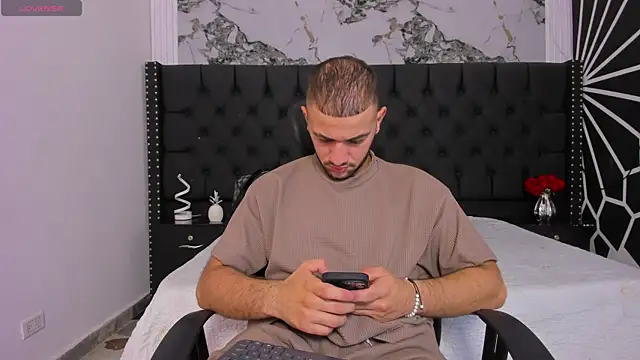 MaximusDick1  online show from 05/23/26, 11:58