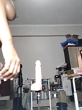 QUEENSHEBAxx01 online show from 04/09/26, 04:12