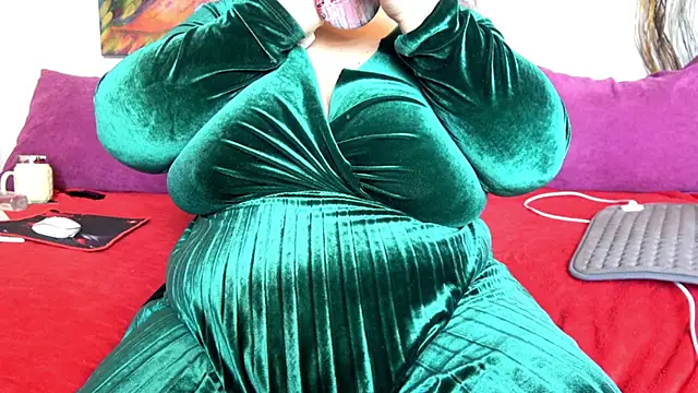 Snapshot of lindalovesexy chatting on 03/22/25, 06:43 lindalovesexy online show from 03/22/25, 06:43