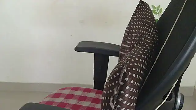 punemodel online show from 04/05/26, 01:14