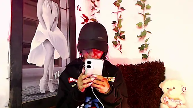 Snapshot of sofi_soft_ chatting on 01/04/25, 02:14 sofi soft online show from 01/04/25, 02:14