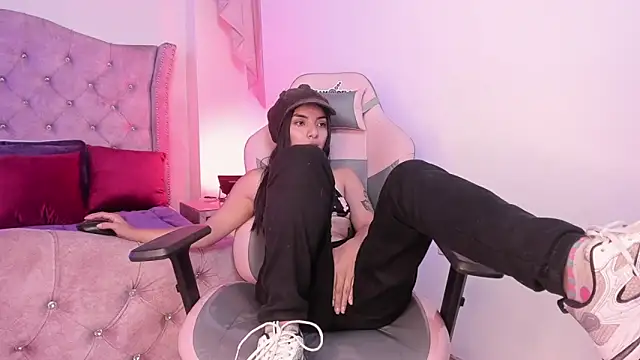 Snapshot of sofi_soft_ chatting on 02/11/25, 10:18 sofi soft online show from 02/11/25, 10:18