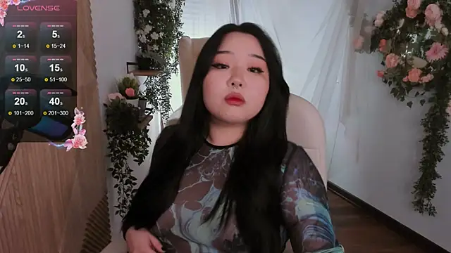 Snapshot of mei_honey_ chatting on 03/05/25, 02:45 mei honey  online show from 03/05/25, 02:45