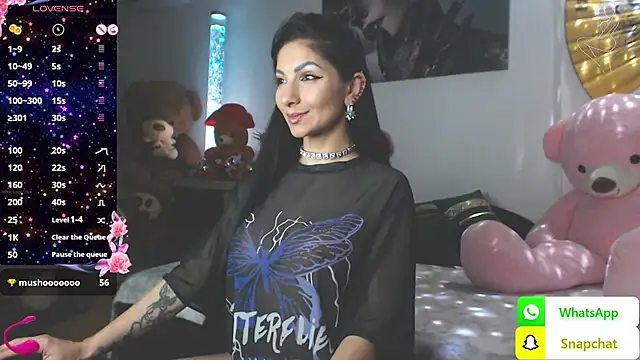 Snapshot of EvelynAisha chatting on 01/27/25, 05:37 EvelynAisha online show from 01/27/25, 05:37