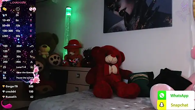 Snapshot of EvelynAisha chatting on 02/14/25, 03:58 EvelynAisha online show from 02/14/25, 03:58