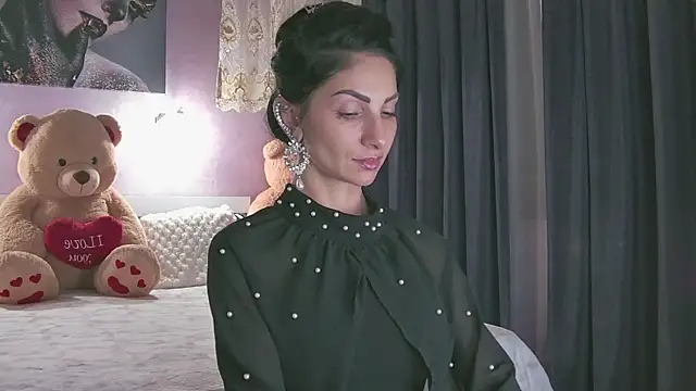 EvelynAisha online show from 11/20/25, 07:24