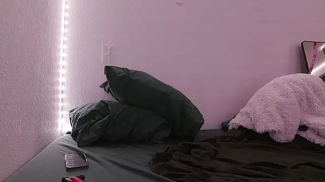 Snapshot of bearcloudcomputa chatting on 10/07/25, 06:10 bearcloudcomputa online show from 10/07/25, 06:10