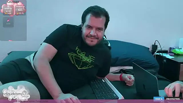 Snapshot of bearcloudcomputa chatting on 12/21/25, 11:56 bearcloudcomputa online show from 12/21/25, 11:56