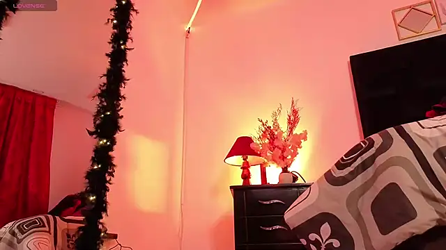 Pauilina online show from 12/15/24, 01:35