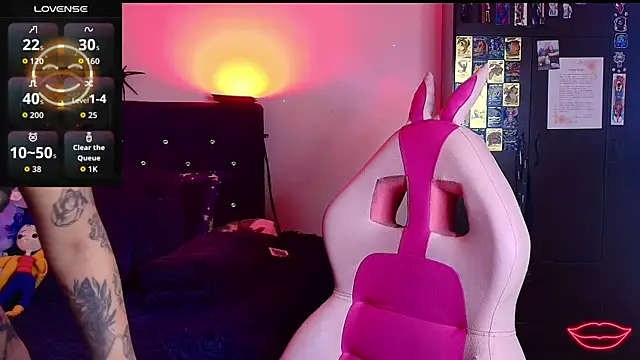 Pauilina online show from 10/15/25, 06:08