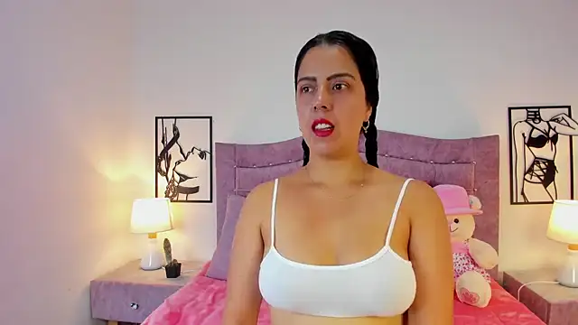 Snapshot of LunaSmitt chatting on 09/25/25, 12:20 LunaSmitt online show from 09/25/25, 12:20