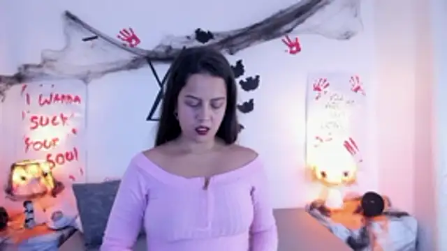 Snapshot of LunaSmitt chatting on 10/15/25, 11:49 LunaSmitt online show from 10/15/25, 11:49