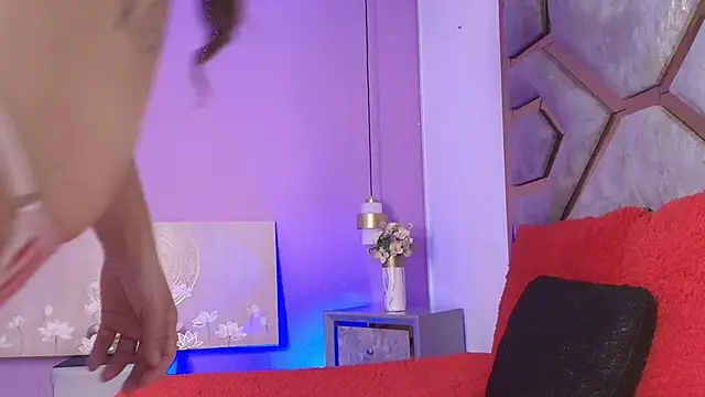 BRITHANY SPARK online show from 11/27/25, 04:14