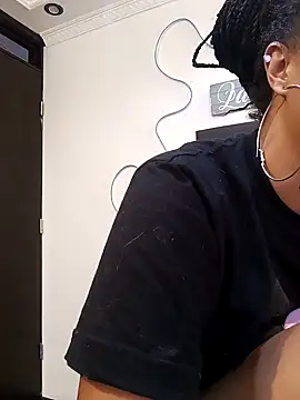 Snapshot of devi_black13_ chatting on 12/05/24, 04:31 devi black13 online show from 12/05/24, 04:31