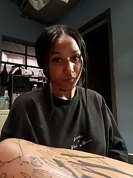 Snapshot of devi_black13_ chatting on 12/24/24, 10:17 devi black13 online show from 12/24/24, 10:17