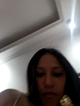 Snapshot of devi_black13_ chatting on 02/04/25, 02:39 devi black13 online show from 02/04/25, 02:39