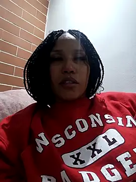 Snapshot of devi_black13_ chatting on 02/22/25, 03:45 devi black13 online show from 02/22/25, 03:45