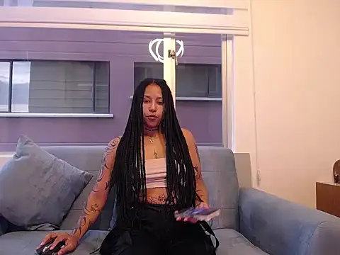 Snapshot of devi_black13_ chatting on 10/15/25, 10:43 devi black13 online show from 10/15/25, 10:43