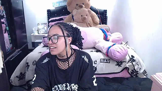 devi black13  online show from 04/05/26, 12:30