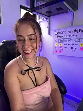 Snapshot of HannaSmiith chatting on 03/16/25, 07:38 HannaSmiith online show from 03/16/25, 07:38