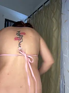 Snapshot of HannaSmiith chatting on 03/18/25, 12:03 HannaSmiith online show from 03/18/25, 12:03