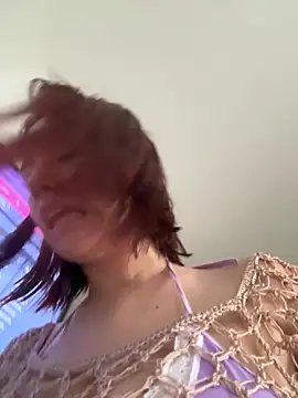 Snapshot of HannaSmiith chatting on 10/10/25, 12:59 HannaSmiith online show from 10/10/25, 12:59